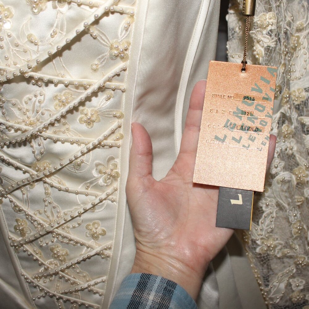 Lenovia#9513 Victorian Style Heavy Satin Bridal Gown-Size 12-LIGHT GOLD-NWT - Picture 13 of 13